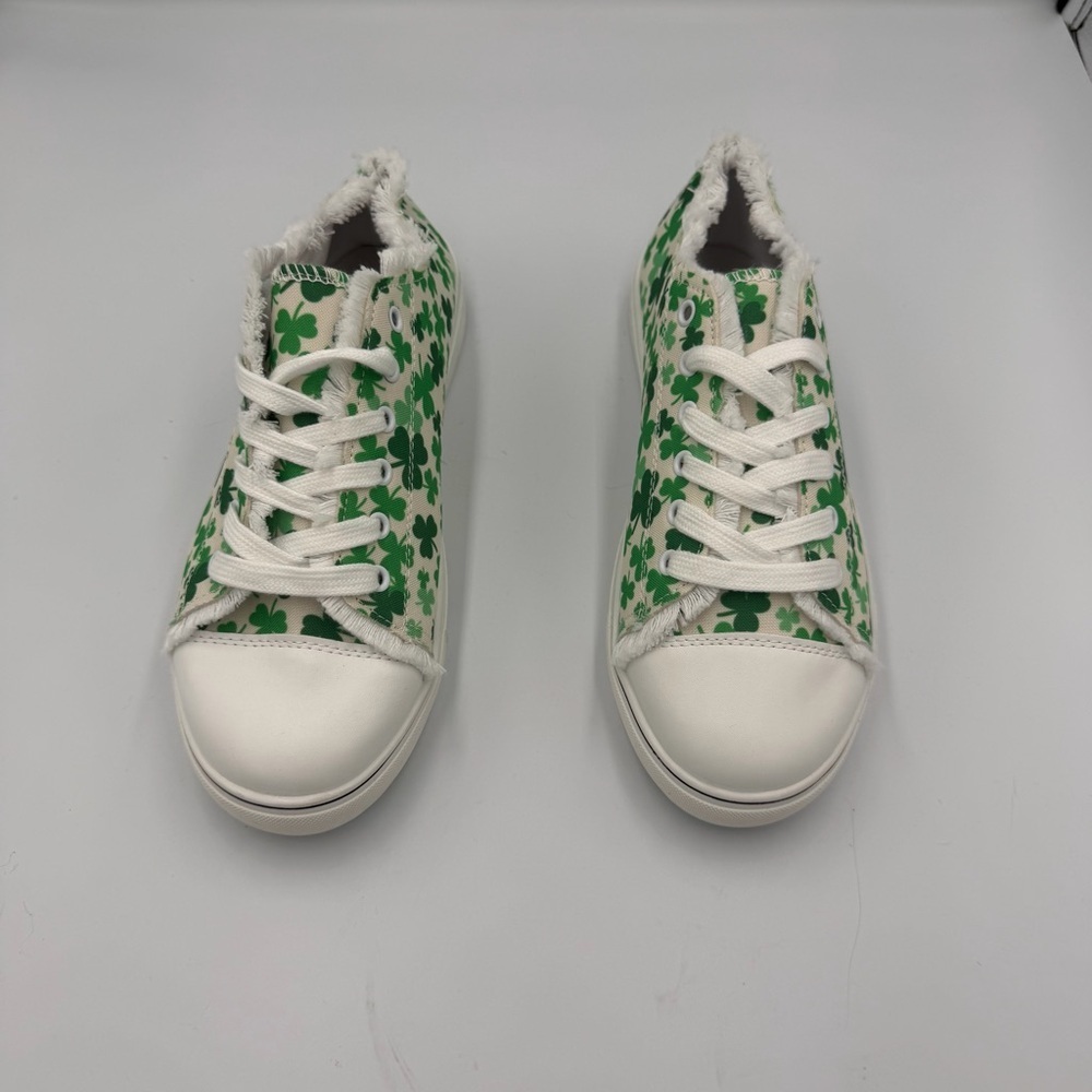 St Patrick’s Day Green White Shamrock Festive Spring NWOB Boho Tennis Sneaker 40 - Picture 2 of 7